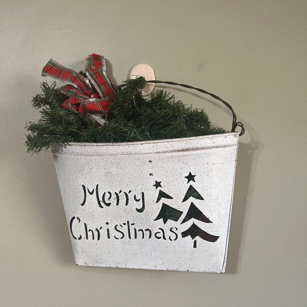 Christmas backet/ wall hanger‎